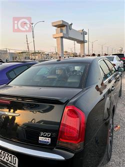 کرایسلەر 300